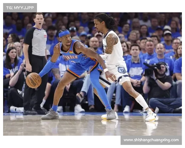 布克在关键时刻的领导力展现:从决胜投篮到全队激励的背后力量